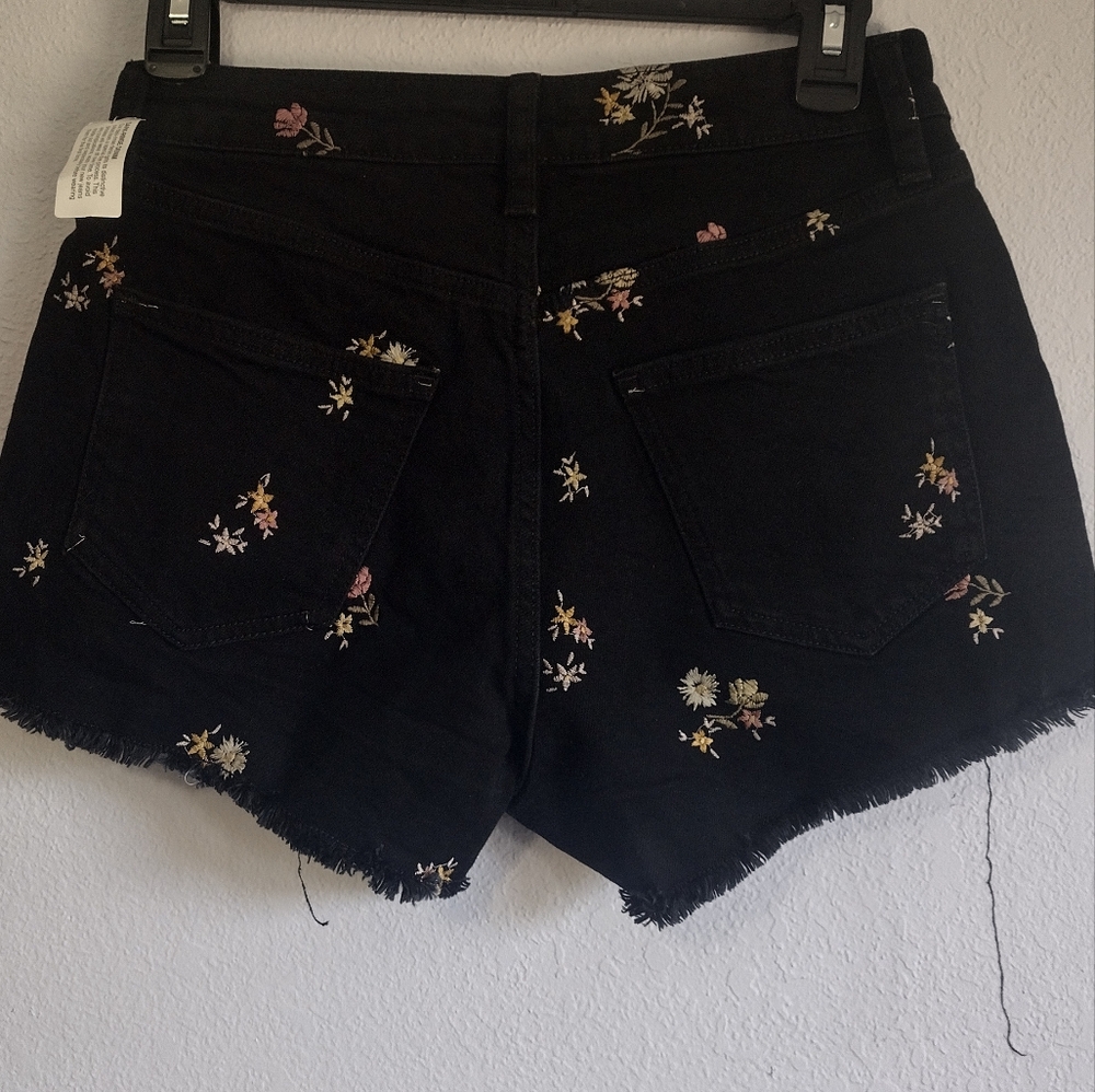 Arizona Jean Company Black Distressed Floral Jean Shorts
